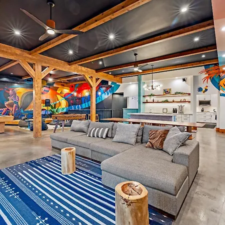 Howzit Hostels-3